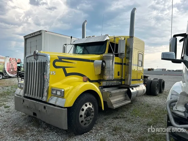 2022 Kenworth W900 6x4 T/A Sleeper Truck Tractor (Inoperable)