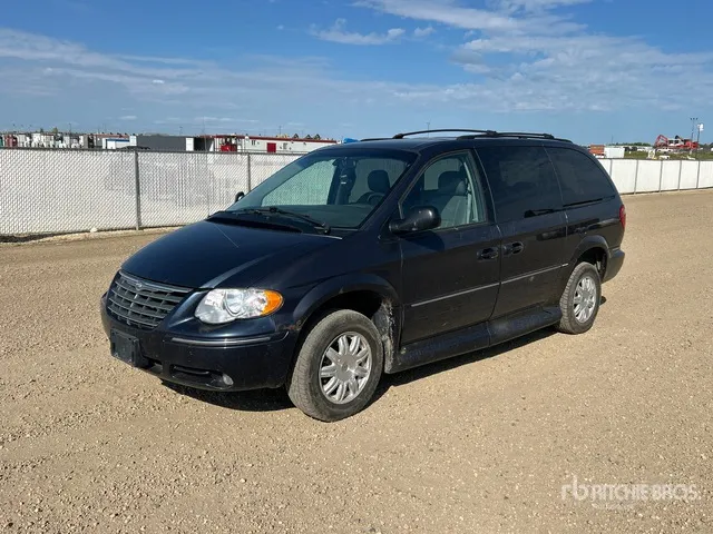 2007 Chrysler Town and Country Wheelchair Accessible Minivan