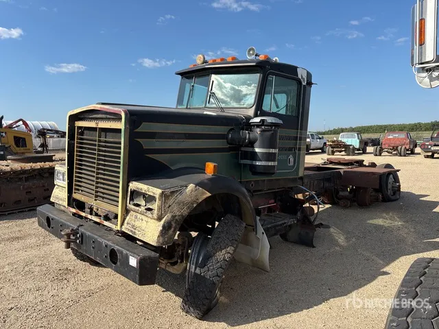 1985 Kenworth W900 T/A Sleeper Truck Tractor (Inoperable)
