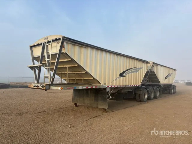 2016 Doepker 28 ft Super B-Train Lead Grain Trailer