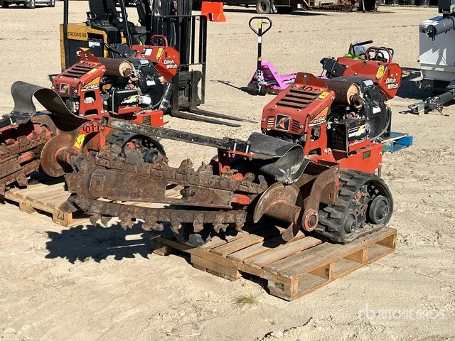 Ditch Witch Tracked Trencher