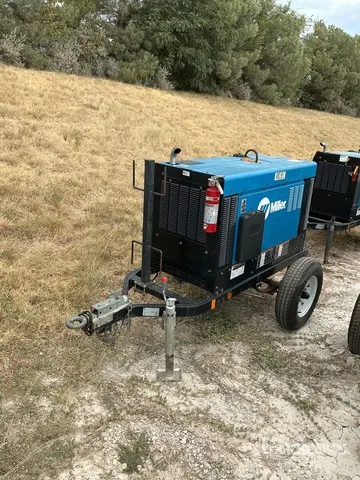 Miller Electric BIGBLUE400 Engine Driven Welder