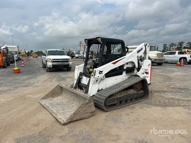 2022 Bobcat T740 Two-Speed Compact Track Loader