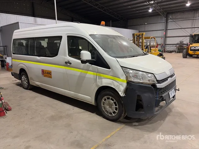 2019 Toyota HiAce 4x2 11-Seat Mini Bus