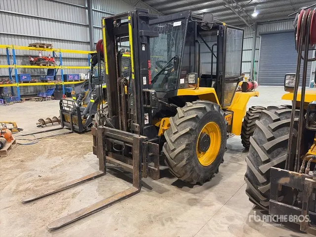 2018 JCB 9304 4x4 Rough Terrain Forklift