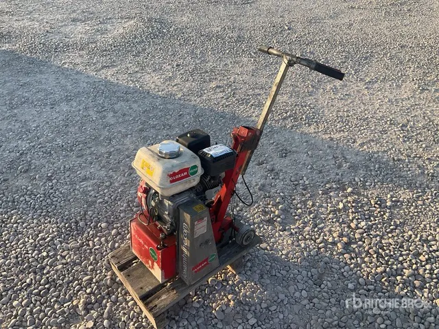 Husqvarna CG200S Milling Machine