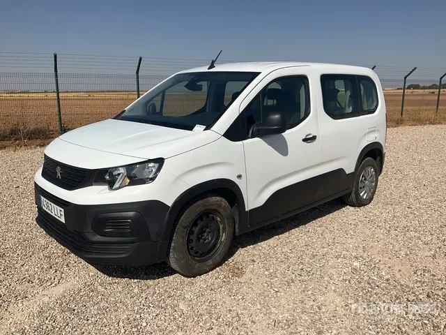 2021 Peugeot Rifter 5 Passenger Van