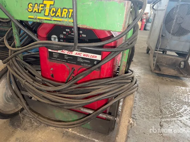 Lincon Electric AC-225 250 A Mobile Stick Electric Welder