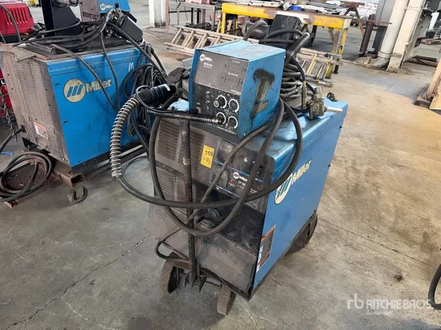 400 A Mobile Multi-Process Electric Welder