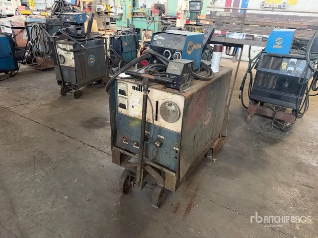 Miller CP-250TS 300 A Mobile Multi-Process Electric Welder