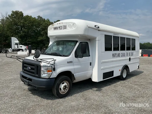 2019 Ford E-450 4x2 12-Seat School Bus