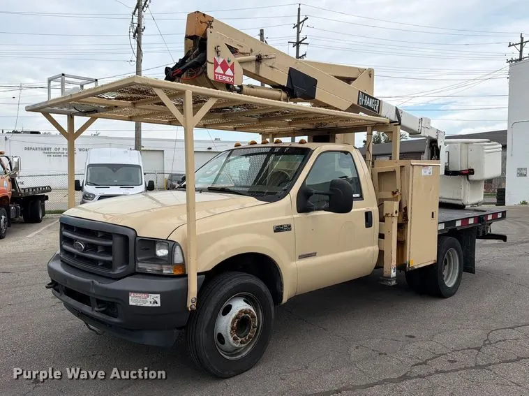 2004 Ford F450 Super Duty bucket truck