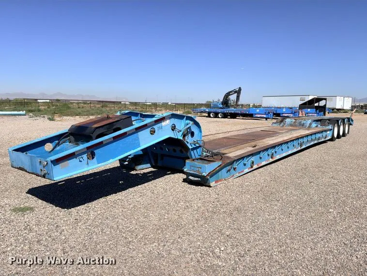 2000 Dynaweld lowboy equipment trailer