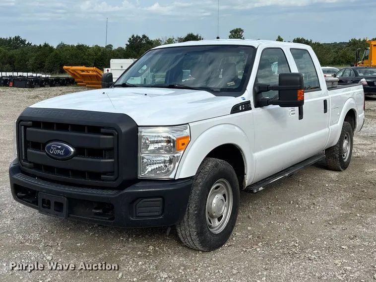2016 Ford F250 Super Duty XL Crew Cab pickup truck