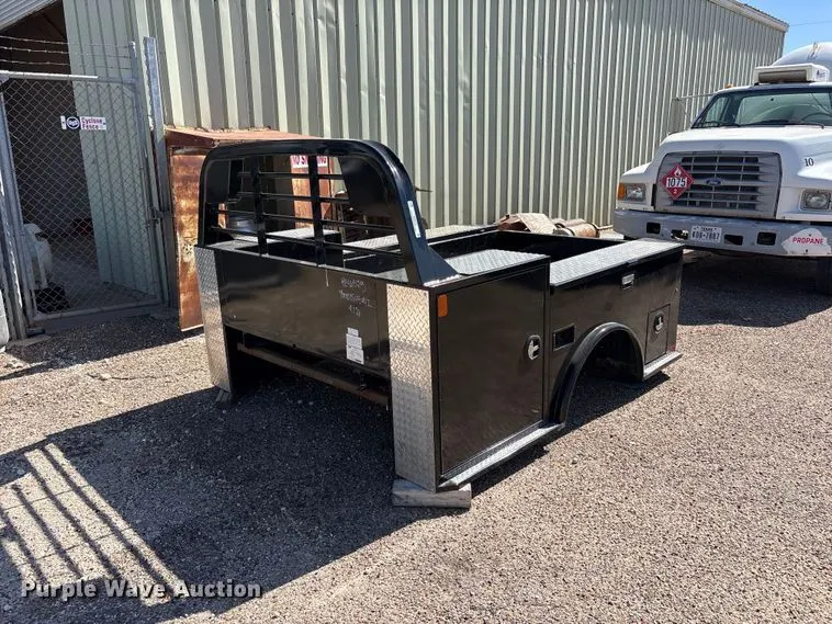 CM TMX-02845742 flatbed pickup bed