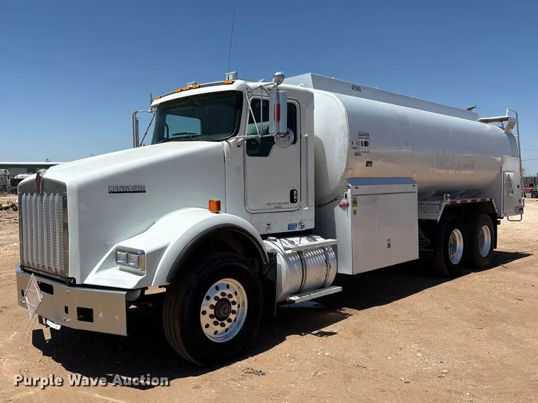 2018 Kenworth T800 fuel truck