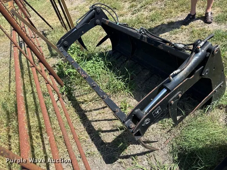 CNH America grapple bucket