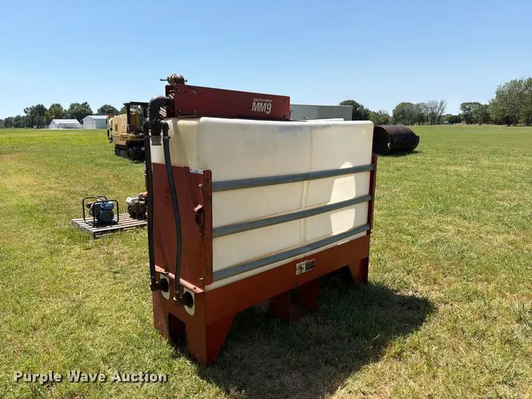 Ditch witch MM9 mud mixing tank