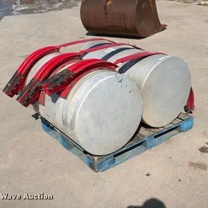 (2) fuel tanks