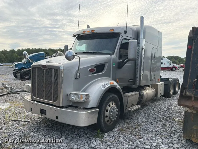 2021 Peterbilt 567 semi truck
