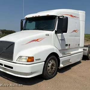 1999 Volvo VN semi truck