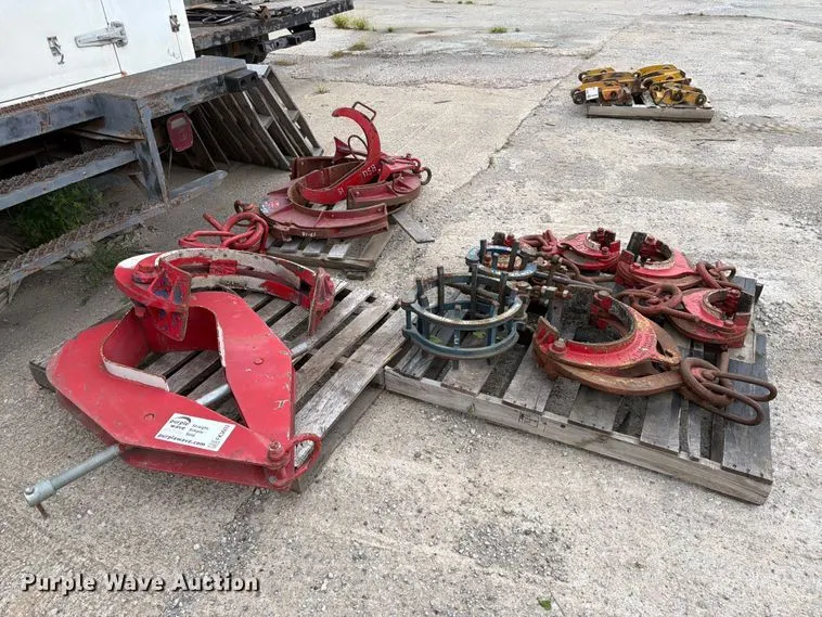 (10) pipe tongs