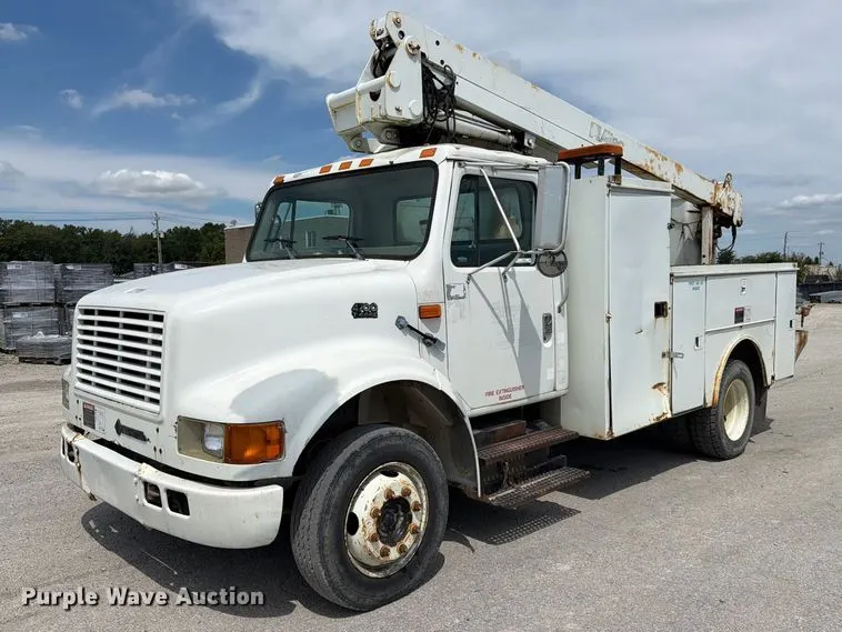 1998 International 4700 bucket truck
