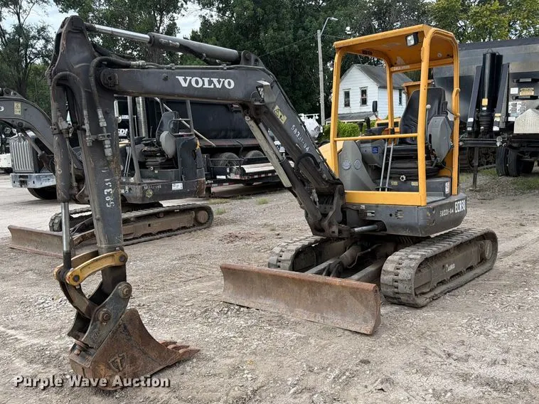 2011 Volvo ECR38 mini excavator