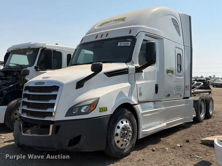 2023 Freightliner Cascadia semi truck