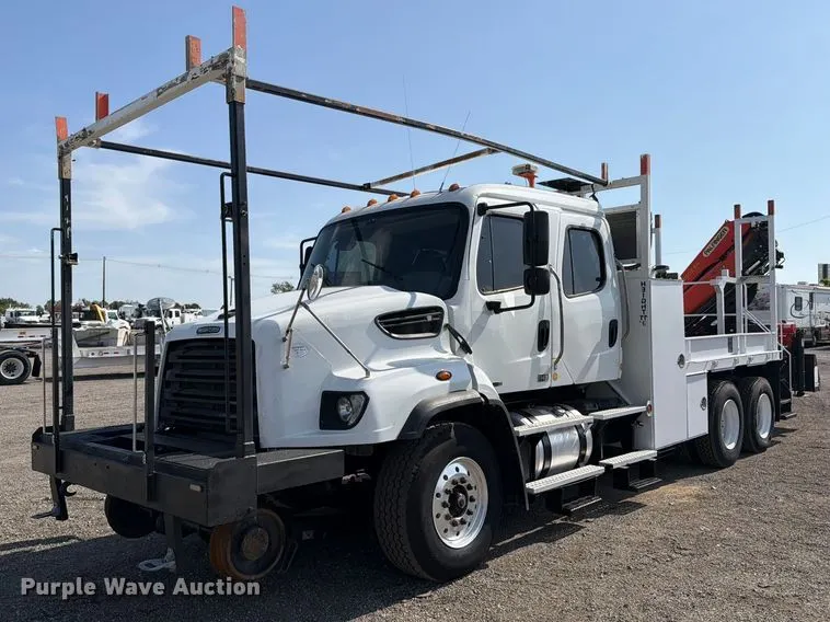 2013 Freightliner 114SD Crew Cab crane truck