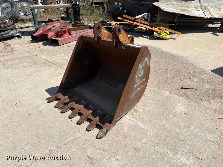Backhoe bucket