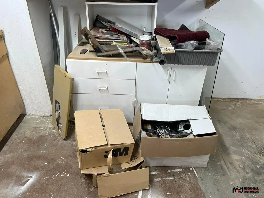 Cabinet, Assorted Hardware and Supplies
UNRESERVED