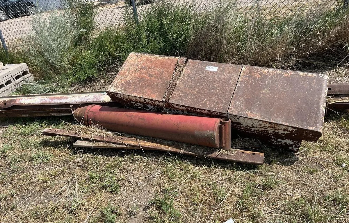 Tool Box and Assorted Steel
UNRESERVED