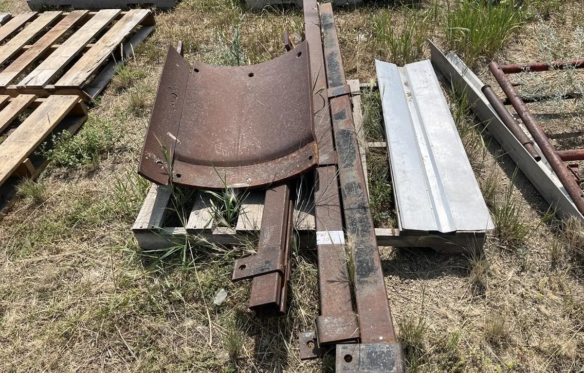 Assorted Steel Equipment Parts and Blade Extension for Champion Grader
UNRESERVED