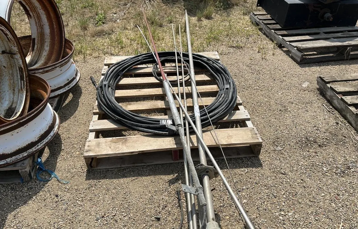 Assorted Antennas and Cable
UNRESERVED