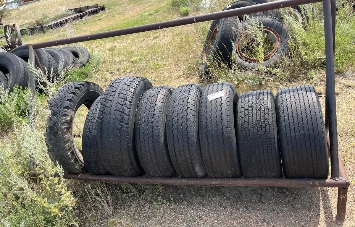 Mixed Used Tires w/ Rack
UNRESERVED