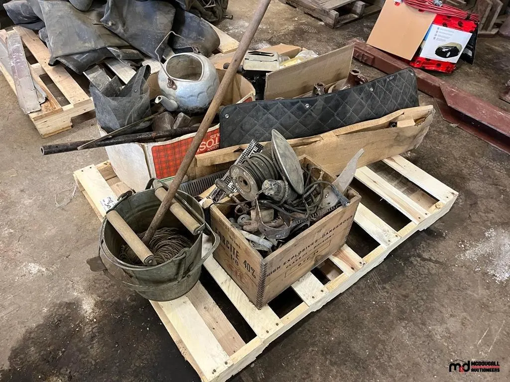 Assorted Vintage Tools & Household Goods
UNRESERVED