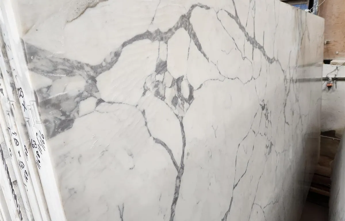 White and Grey Veined Quartz Slab
UNRESERVED