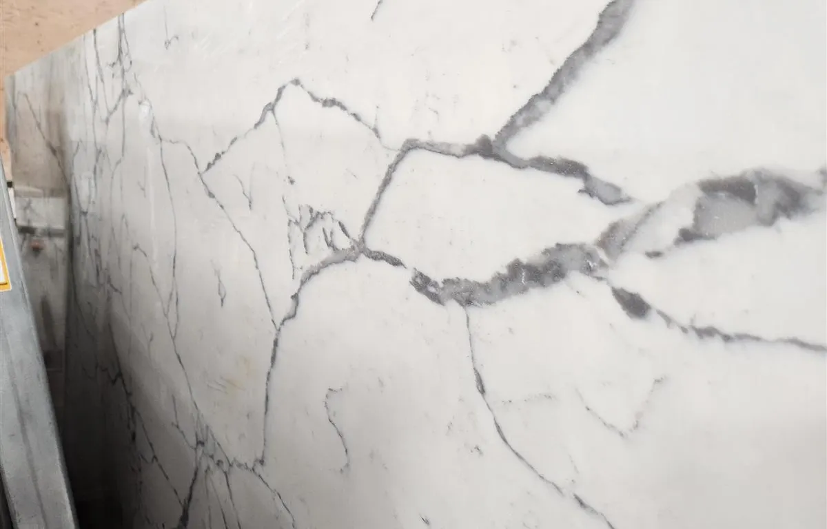 White and Grey Veined Quartz Slab
UNRESERVED