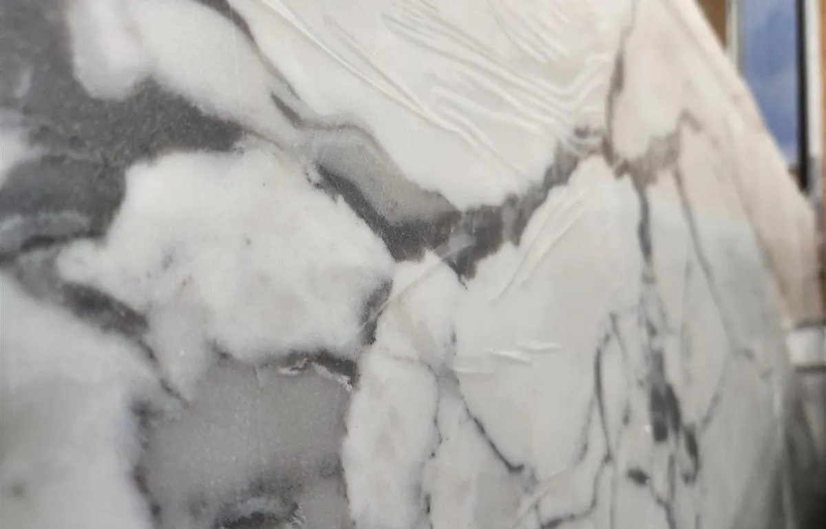 White and Grey Veined Quartz Slab
UNRESERVED