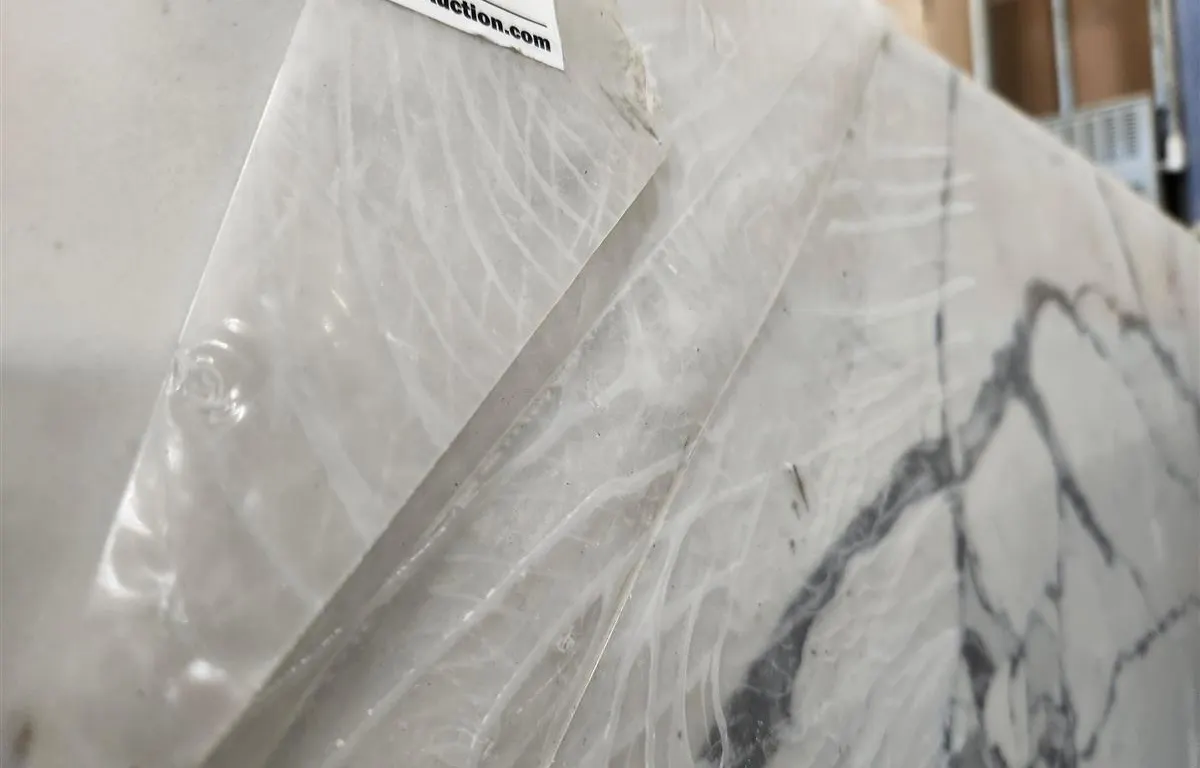 White and Grey Veined Quartz Slab
UNRESERVED