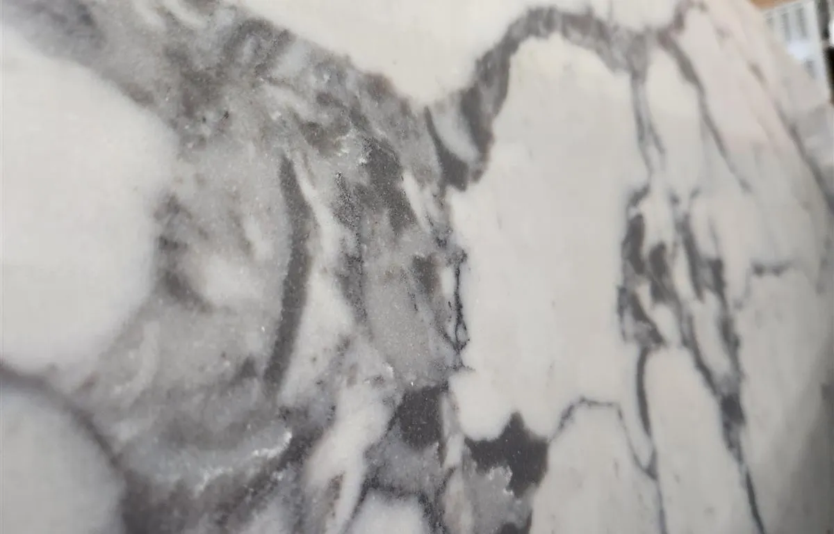 (3) White and Grey Veined Quartz Slabs
UNRESERVED
