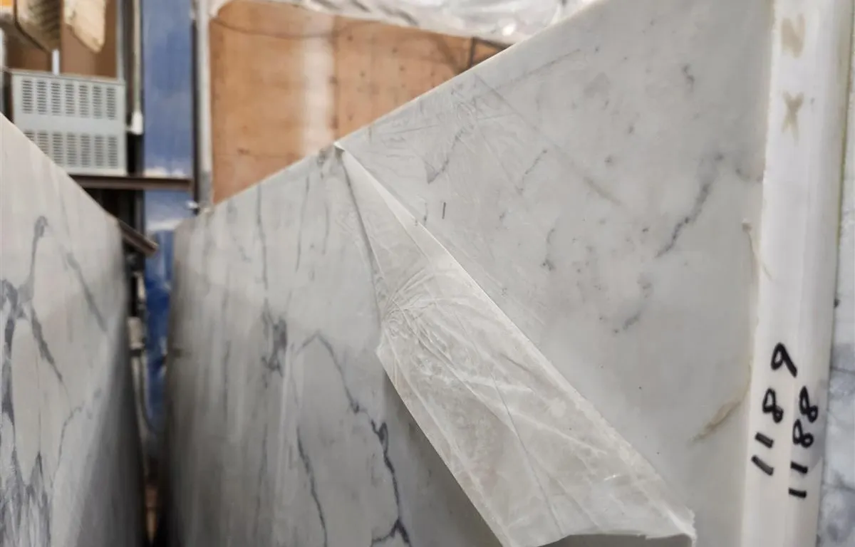 White and Grey Veined Quartz Slab
UNRESERVED