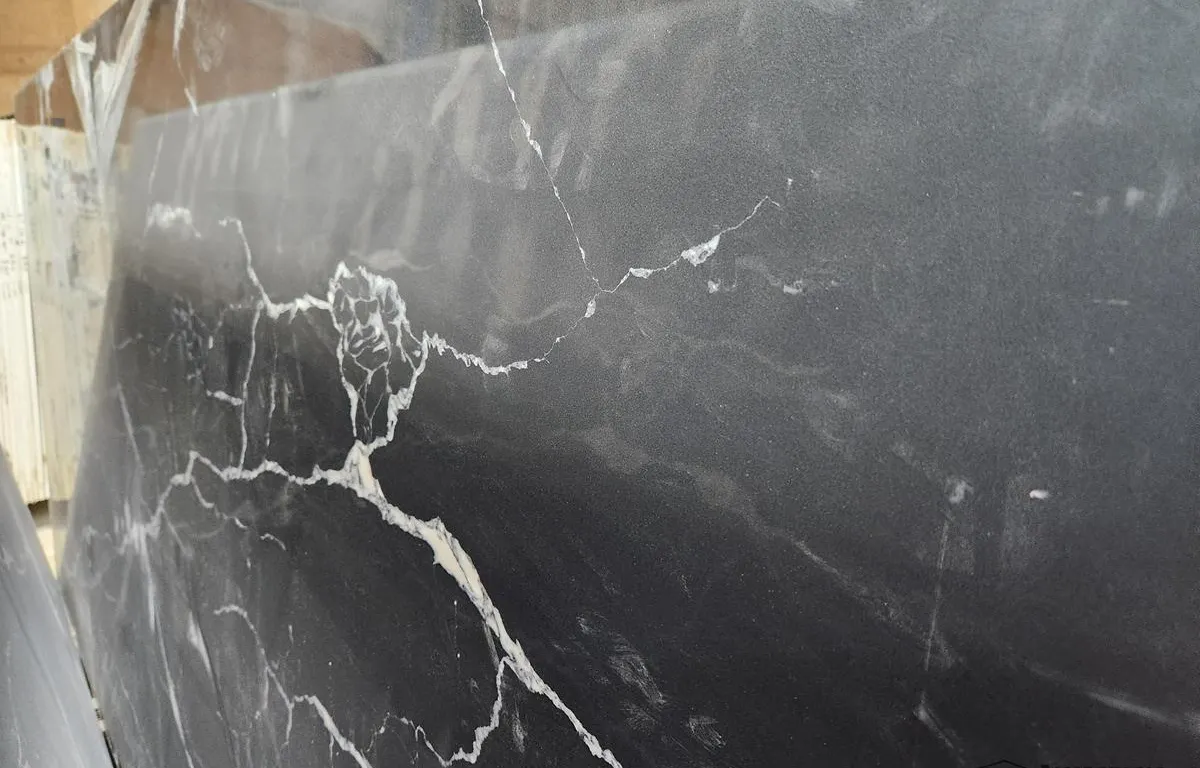 Vibrante M Arquina Quartz Slab
UNRESERVED