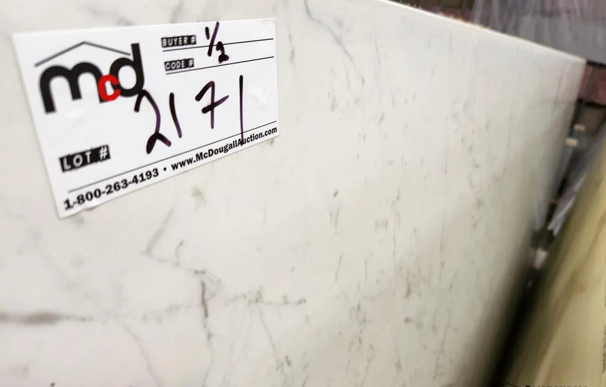 (2) White and Grey Porcelain Slabs
UNRESERVED