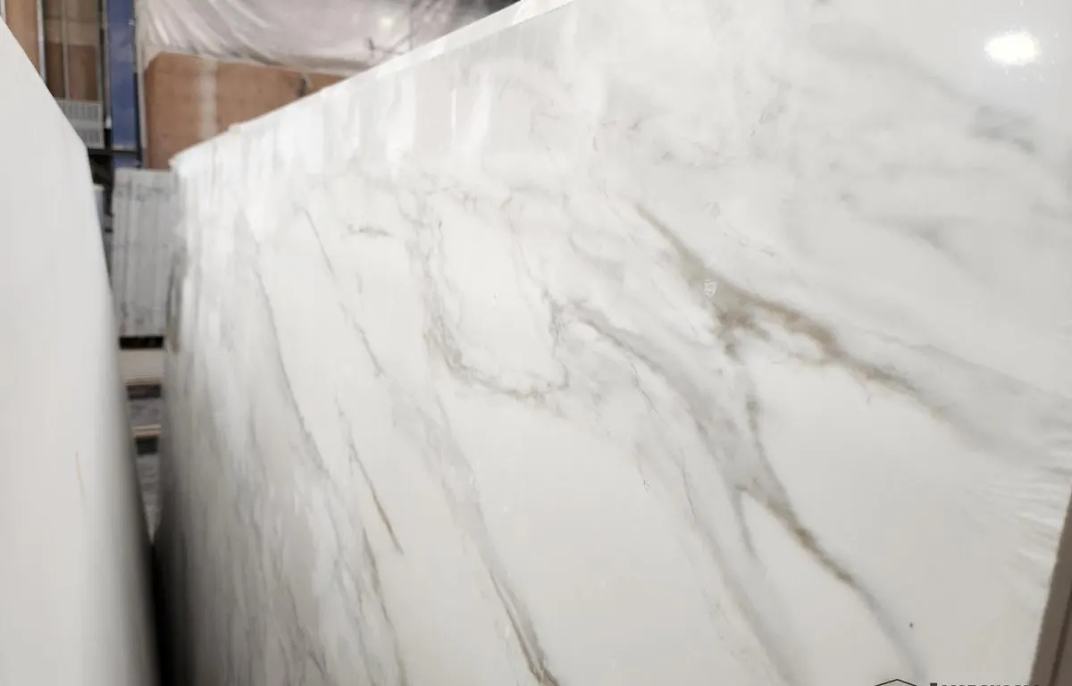 White and Grey Quartz Slab
UNRESERVED