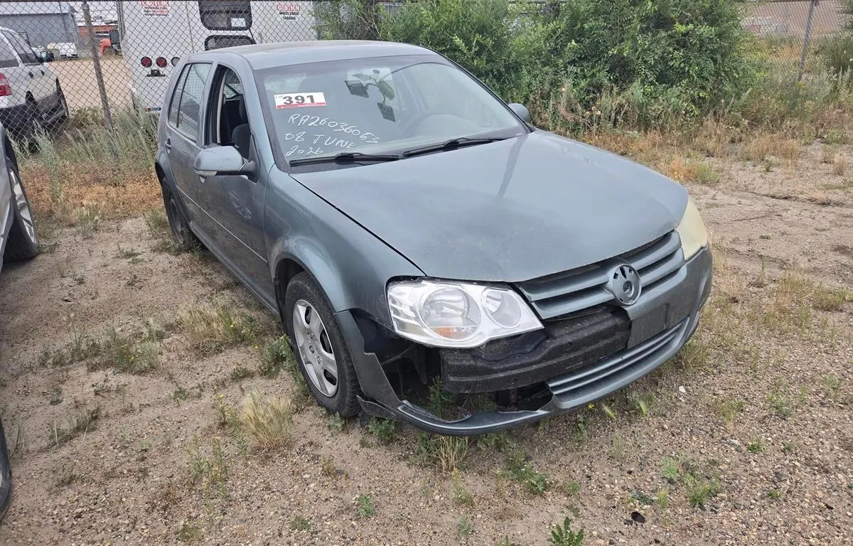 SALVAGE UNIT: 2008 VW Golf (GREY)
UNRESERVED