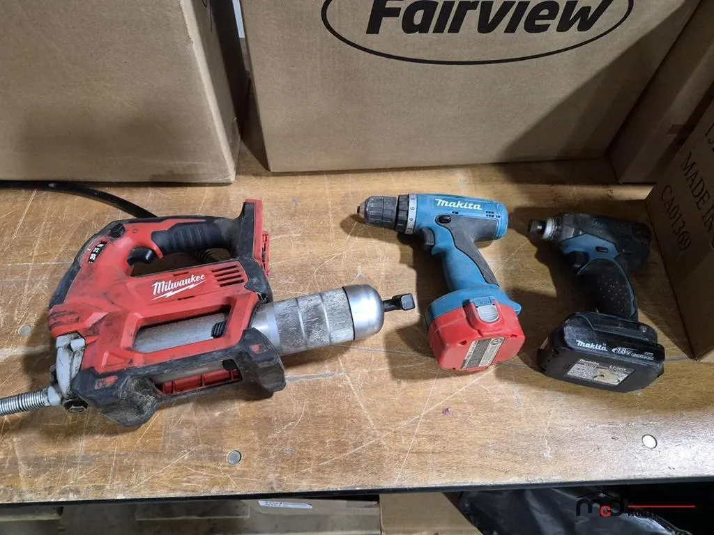 Milwaukee Grease Gun and Makita Drill/Impact
UNRESERVED