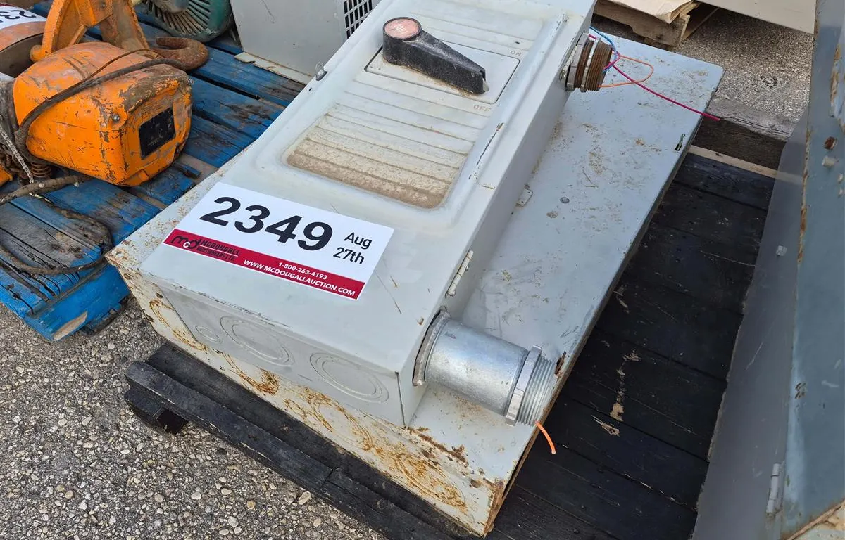 200A Electrical Disconnect Switch and Panel Enclosure
UNRESERVED