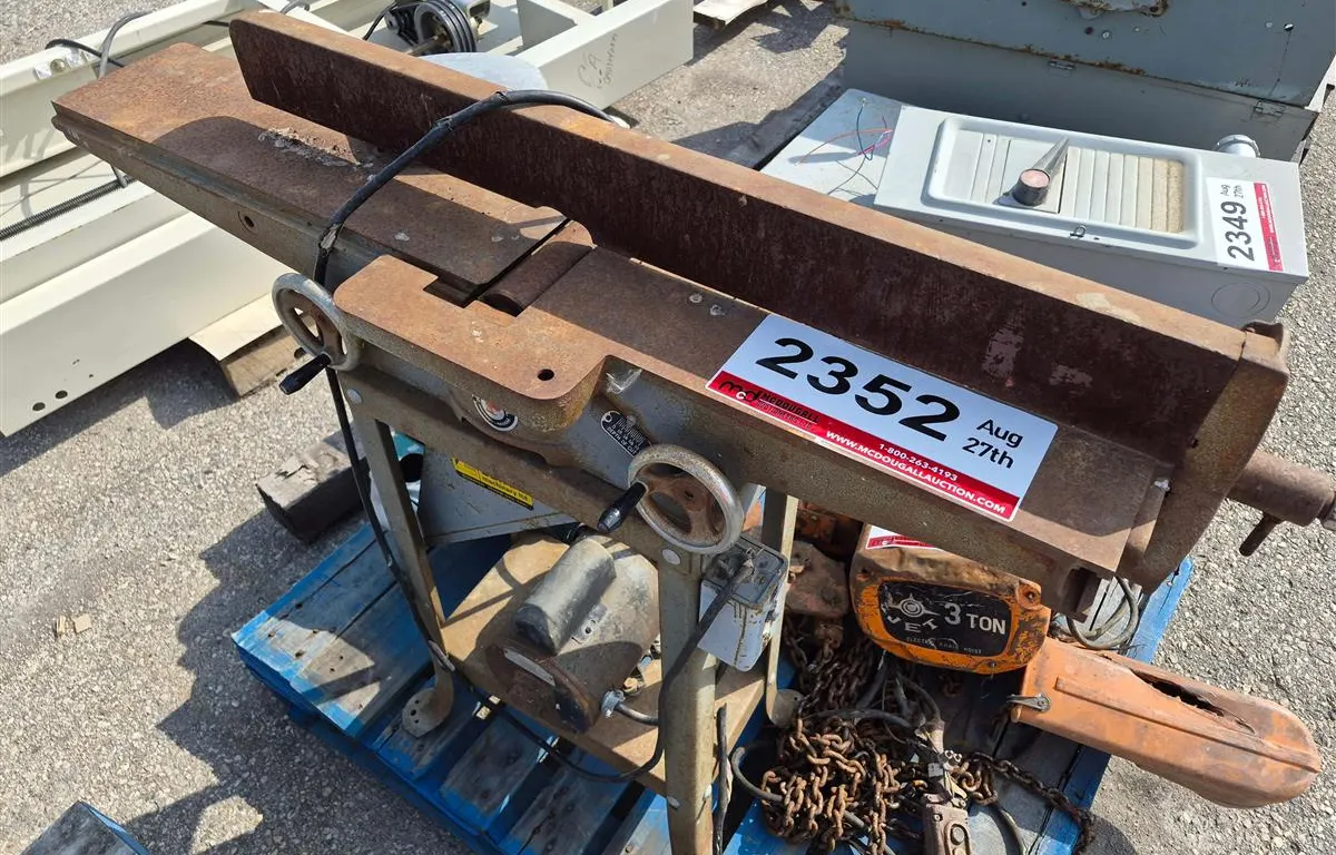 Rockwell 37-220 Jointer
UNRESERVED